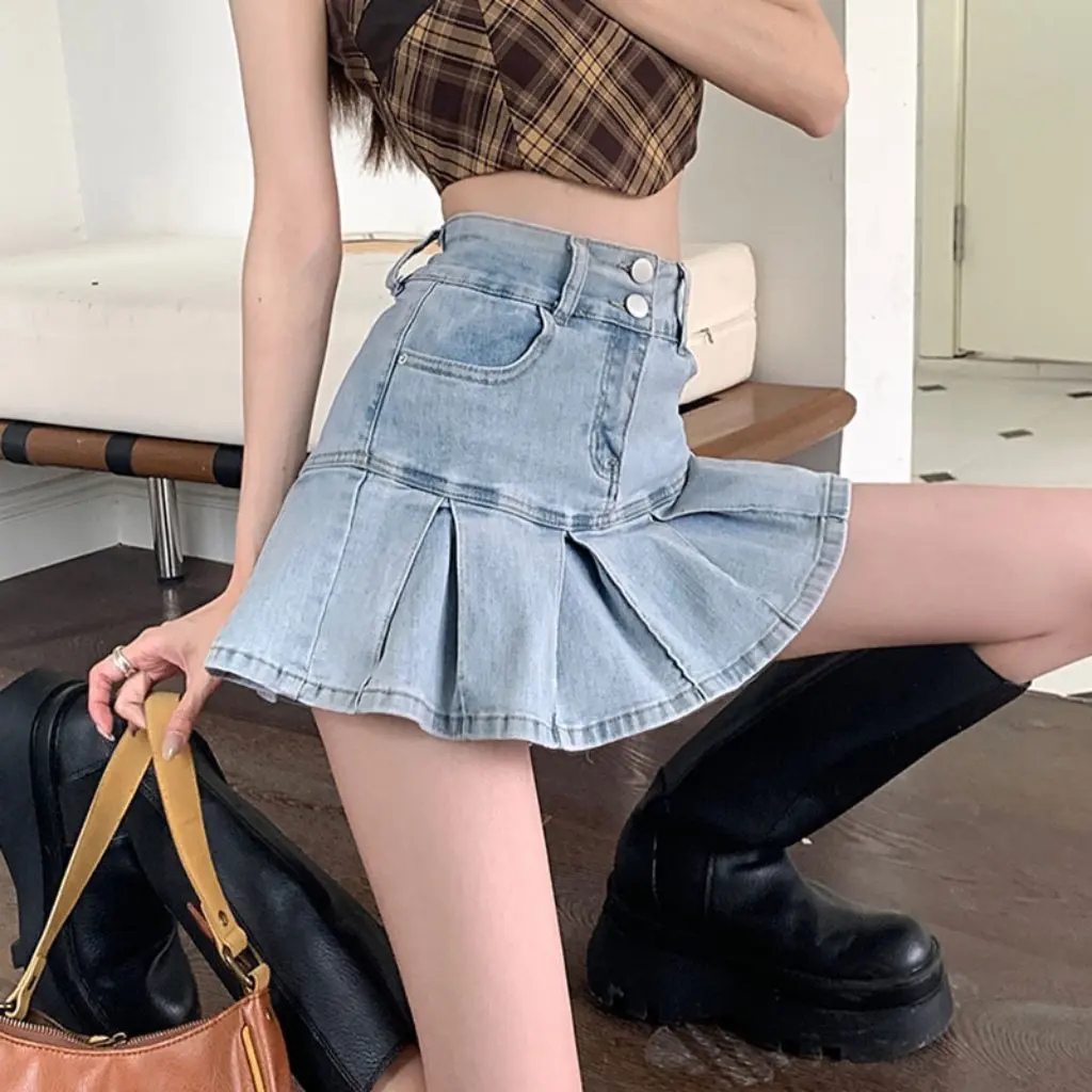 Summer Light Blue Double Buckle Stretch Pleated Denim Skirt High Waist Loose Slimming Short Trend for Women 
Summer Light Blue Double Buckle Stretch Pleated Denim Skirt High Waist Loose Slimming Short Trend for Women
