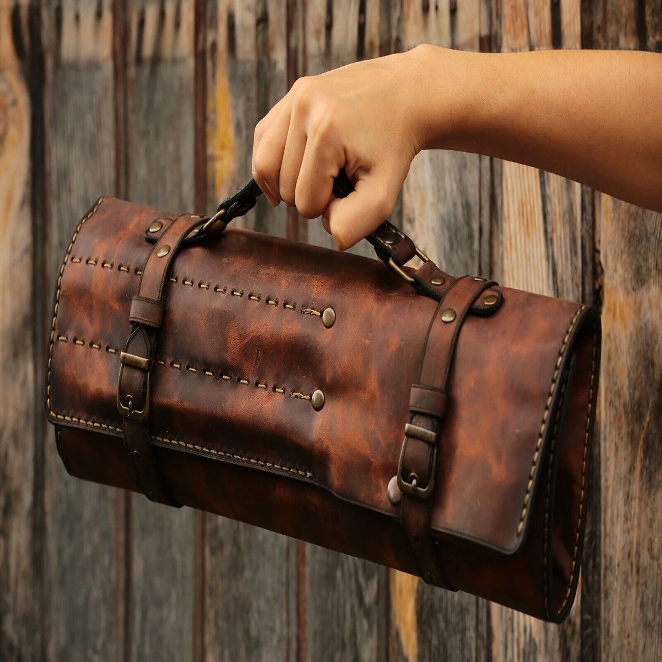 Набор коричневых складных вощеных холщовых кожаных ножей, сумка для рулона инструментов с карманами для инструментов для мясника, охоты, шеф-повара, приготовления пищи на кухне
Набор коричневых складных вощеных холщовых кожаных ножей, сумка для рулона инструментов с карманами для инструментов для мясника, охоты, шеф-повара, приготовления пищи на кухне