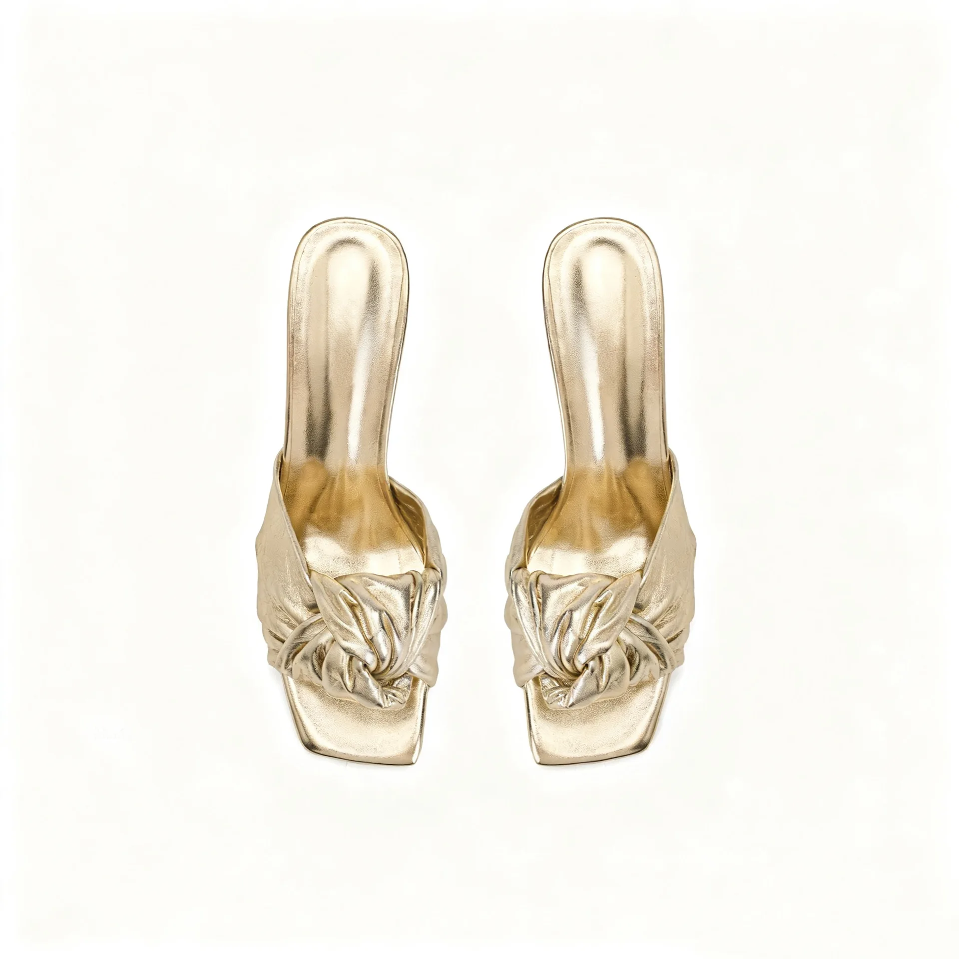 Женские золотистые мюли с узлом, квадратным носком и массивным каблуком: гламурный и шикарный стиль для вечеринок, свадеб и модных мероприятий
Женские золотистые мюли с узлом, квадратным носком и массивным каблуком: гламурный и шикарный стиль для вечеринок, свадеб и модных мероприятий