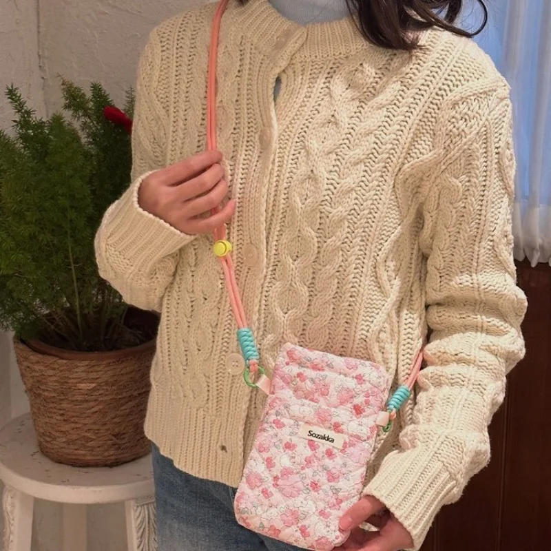 New Fashion Mobile Phone Bag Women's Messenger Bag Cartoon Cute Flower Print Small Crossbody Bag Hanging Coin Purse Handbag
New Fashion Mobile Phone Bag Women's Messenger Bag Cartoon Cute Flower Print Small Crossbody Bag Hanging Coin Purse Handbag