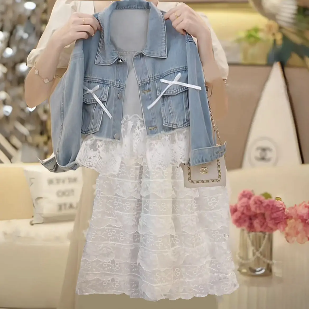 New 2025 Baby Girls Fashion Sets, Lace Skirts + Jean Coat Princess Sweet Suits 3-8 T
New 2025 Baby Girls Fashion Sets, Lace Skirts + Jean Coat Princess Sweet Suits 3-8 T
