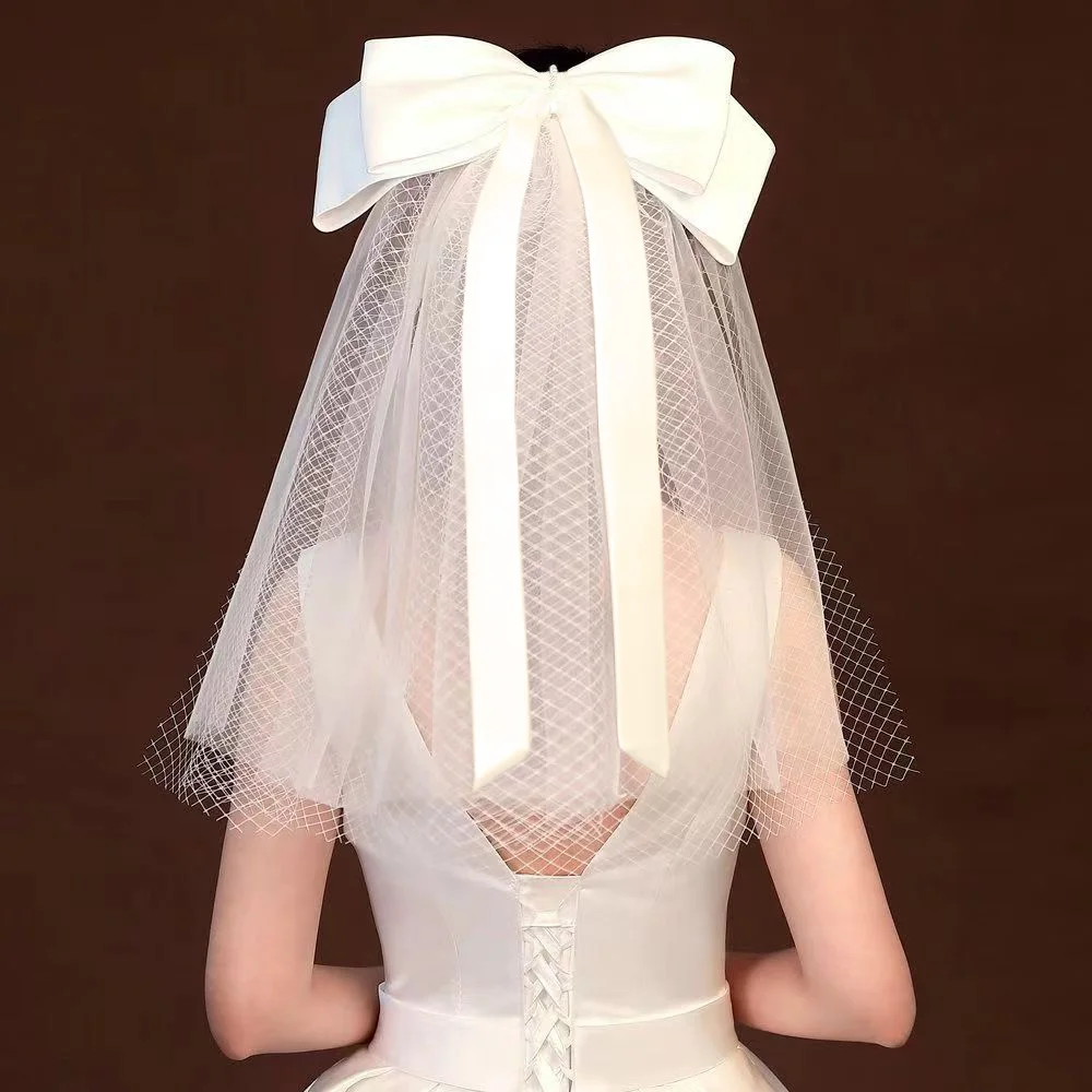 White Veil For Bride Wedding Hair Accessories Bow Pearl Short Bachelorette Party Headpieces Lace Mesh Veil With Hair Clip
White Veil For Bride Wedding Hair Accessories Bow Pearl Short Bachelorette Party Headpieces Lace Mesh Veil With Hair Clip