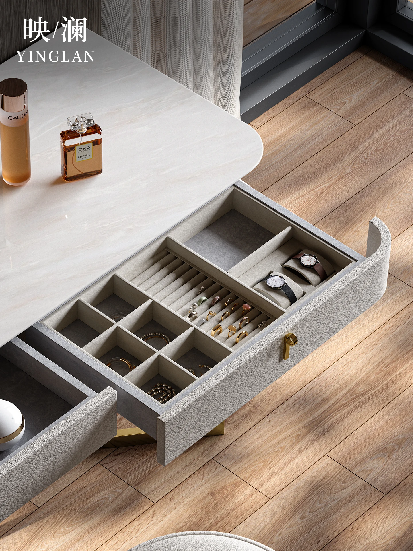 High-end flannel jewelry storage box, necklace, earrings, rings, exquisite jewelry tray, dresser drawer, built-in partition.
High-end flannel jewelry storage box, necklace, earrings, rings, exquisite jewelry tray, dresser drawer, built-in partition.