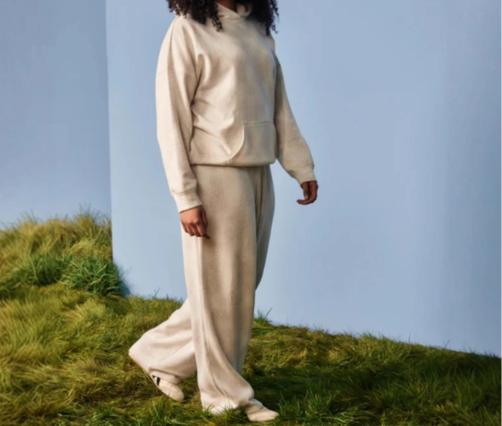 2025 Autumn and Winter New Women's Solid Color Hooded Long Sleeve Top Casual Wide Leg Pants Set 
2025 Autumn and Winter New Women's Solid Color Hooded Long Sleeve Top Casual Wide Leg Pants Set