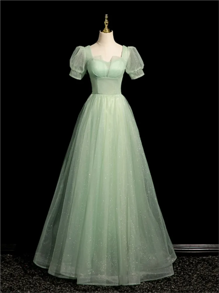 Student piano performance pompous atmosphere host coming-of-age ceremony green fairy dress
Student piano performance pompous atmosphere host coming-of-age ceremony green fairy dress