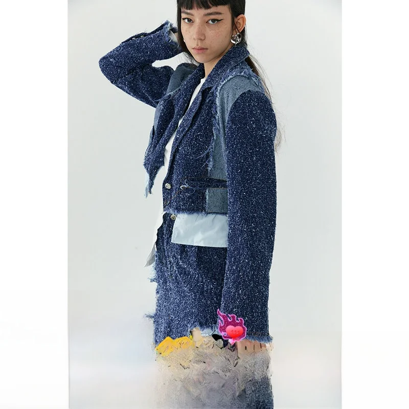 Оригинальный дизайн QSC: джинсовая куртка с длинными рукавами, повседневная, свободного кроя, с капюшоном, укороченная, весенняя.
Оригинальный дизайн QSC: джинсовая куртка с длинными рукавами, повседневная, свободного кроя, с капюшоном, укороченная, весенняя.