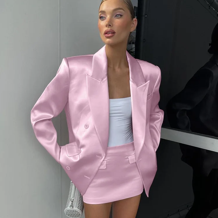 Two-piece commuter outfit featuring long-sleeve blazer and midi skirt made of high-end satin fabric
Two-piece commuter outfit featuring long-sleeve blazer and midi skirt made of high-end satin fabric