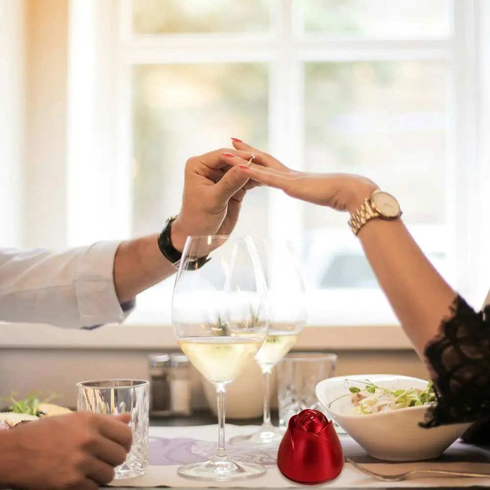 Romantic Simulation Rose Ring Box Red Velvet Gift Display Box Portable Pendant Packaging Jewelry Storage Box Valentine's Day
Romantic Simulation Rose Ring Box Red Velvet Gift Display Box Portable Pendant Packaging Jewelry Storage Box Valentine's Day