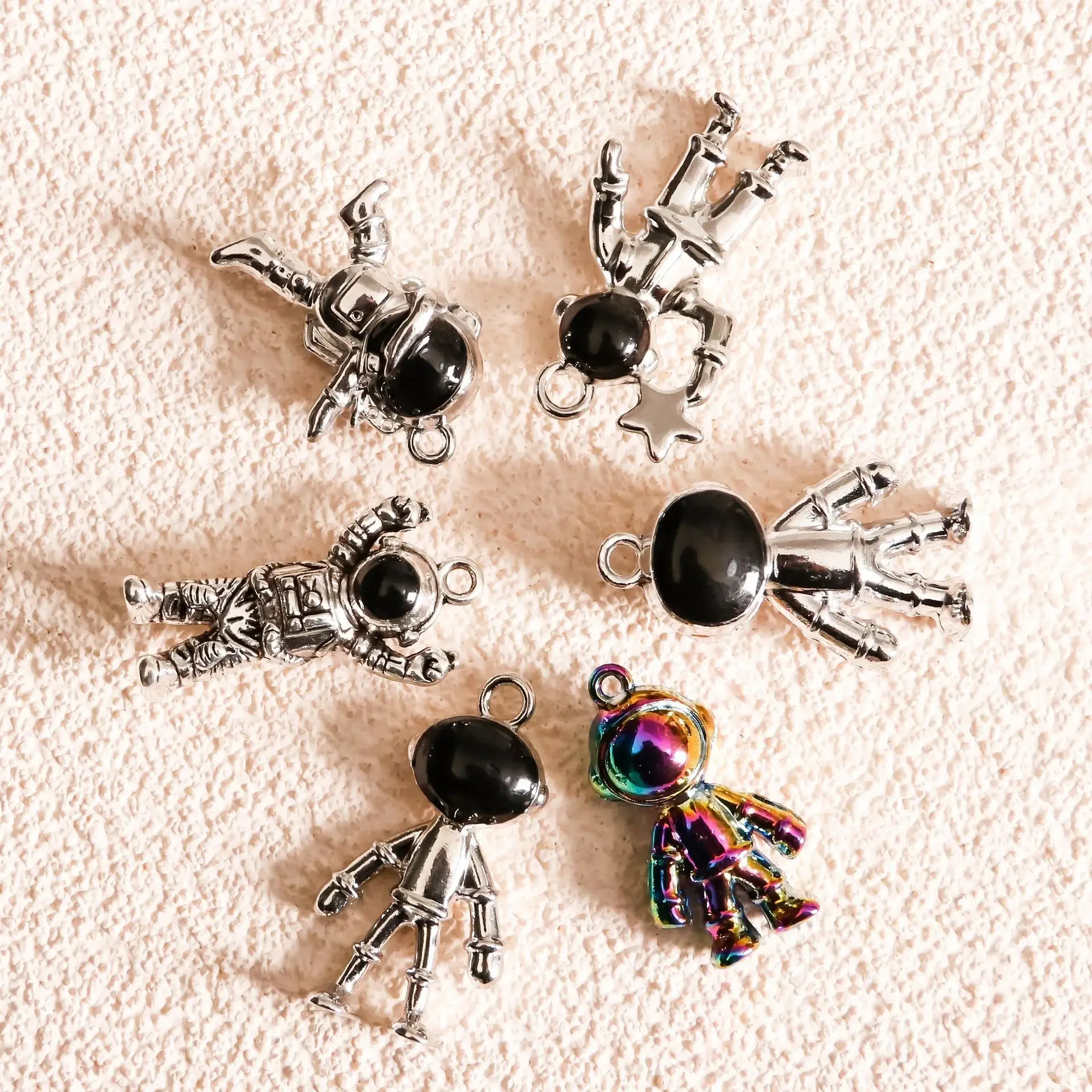 Astronaut Pendant Astronaut Hanging Sweater Chain Street Hoodie Pendant Women Hip-hop Necklace Accessories Jewelry
Astronaut Pendant Astronaut Hanging Sweater Chain Street Hoodie Pendant Women Hip-hop Necklace Accessories Jewelry