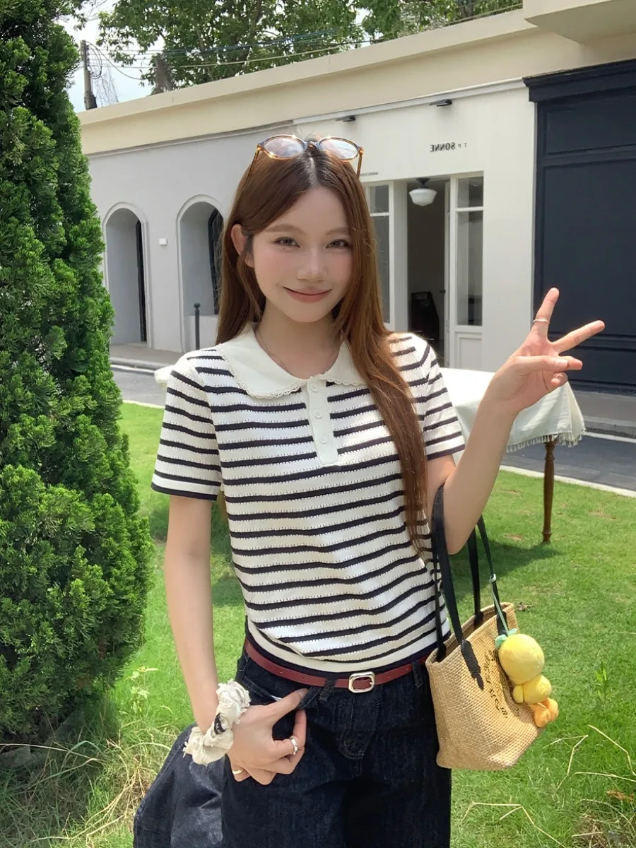 Lace Trim Doll Collar Stripe Short Sleeve Knitted Shirt Women Summer New Hollow out Thin Style Fitted Top Korean Style
Lace Trim Doll Collar Stripe Short Sleeve Knitted Shirt Women Summer New Hollow out Thin Style Fitted Top Korean Style