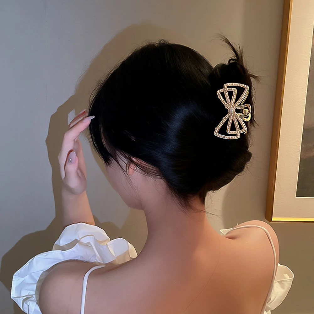 Korean Elegant Hair Accessories Rhinestone Women Bow Hair Crab Clip Ponytail Holder Pearl Hair Claw
Korean Elegant Hair Accessories Rhinestone Women Bow Hair Crab Clip Ponytail Holder Pearl Hair Claw