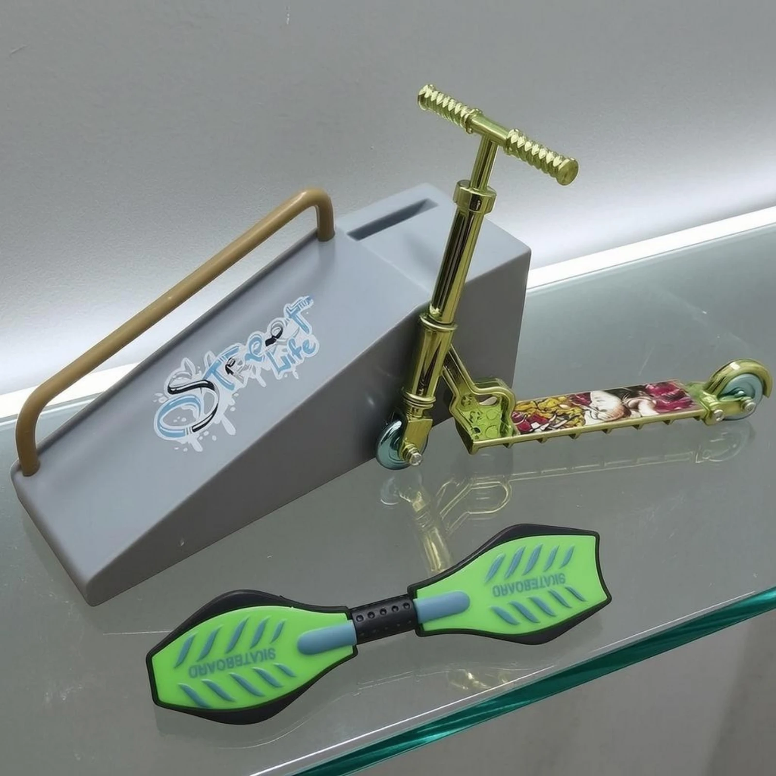 3 Pieces Finger Cycle Textured Finger Scooter Mini Bike Toy Set Detailed Kids Plaything Miniature
3 Pieces Finger Cycle Textured Finger Scooter Mini Bike Toy Set Detailed Kids Plaything Miniature