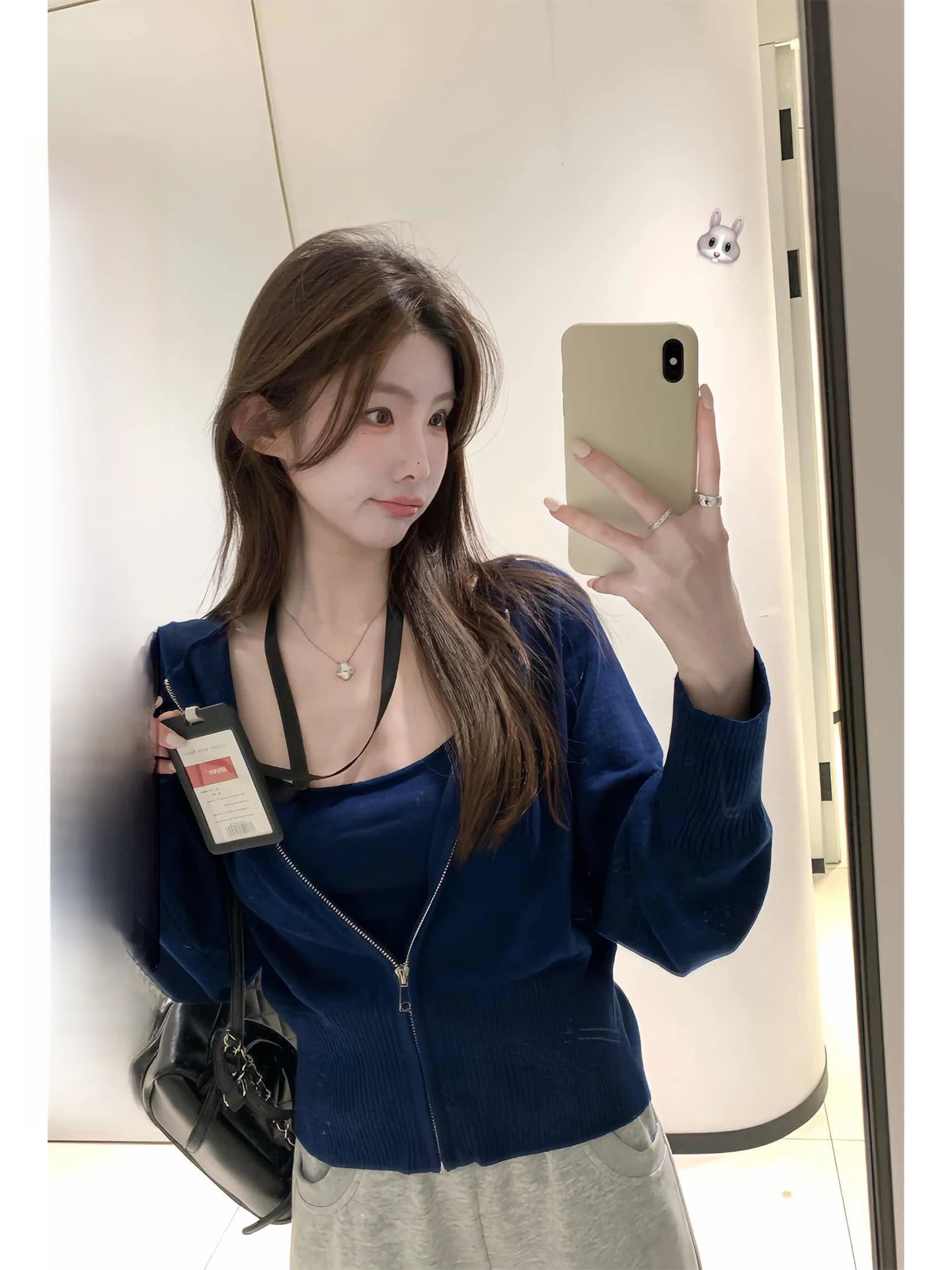 White Water Women's Louisa Set Hooded Open Cardigan Sweatshirt U-neck Strap Women's Autumn Winter Pure Desire Slimming Set
White Water Women's Louisa Set Hooded Open Cardigan Sweatshirt U-neck Strap Women's Autumn Winter Pure Desire Slimming Set