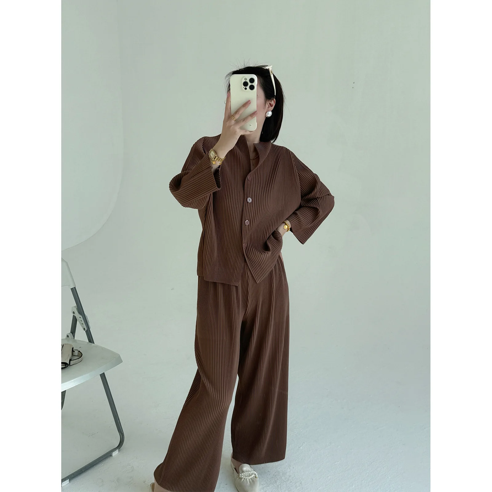 Miyake Folds 2026 New Spring British Style Casual Fashion Suit Textured Sense of Folds Temperament Senior Sense of Jacket Female
Miyake Folds 2026 New Spring British Style Casual Fashion Suit Textured Sense of Folds Temperament Senior Sense of Jacket Female