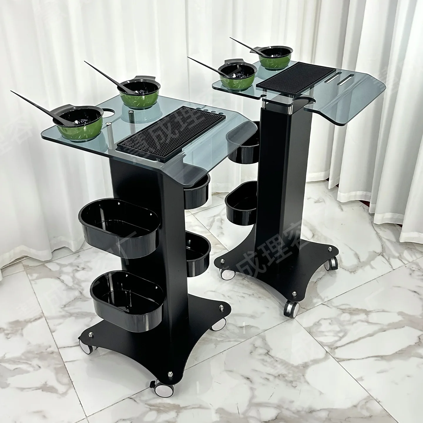 Barber shop perm and dye cart tool cart acrylic panel barber shop locker barber tool storage bar cart
Barber shop perm and dye cart tool cart acrylic panel barber shop locker barber tool storage bar cart