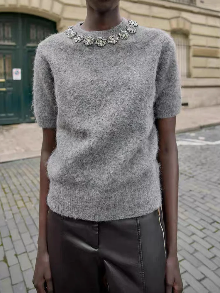 European and American style 2025 winter new arrivals women's versatile round neck jewelry beaded short-sleeved knit top
European and American style 2025 winter new arrivals women's versatile round neck jewelry beaded short-sleeved knit top