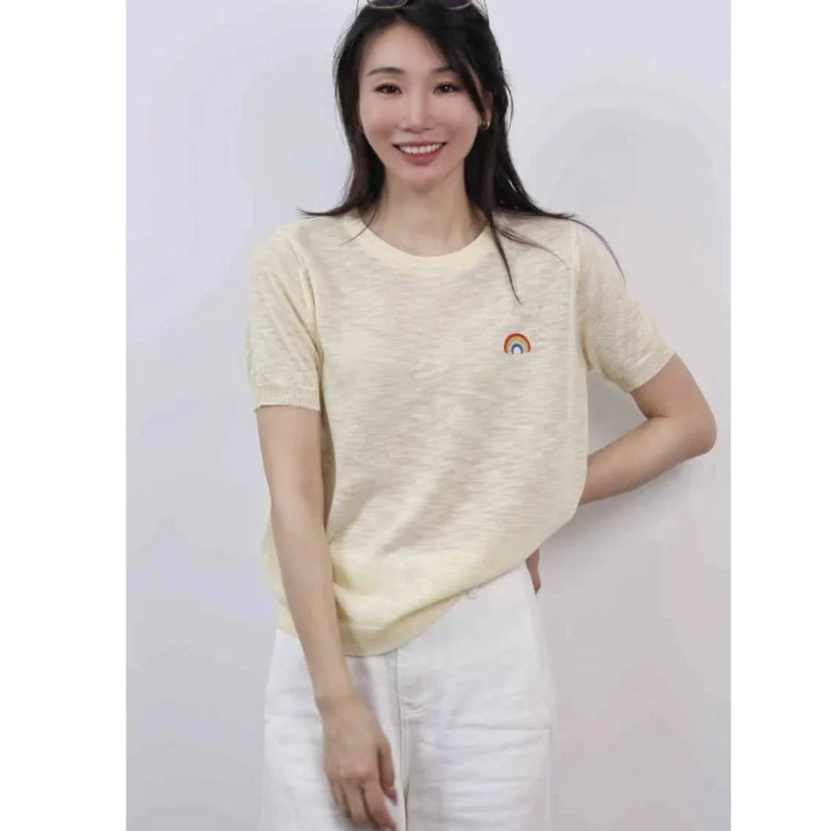 Women's Summer Thin Sweater Short Sleeve Fashion Sweater 2025 New Popular Women's Tops Round Neck Pullover Knitted Tops
Women's Summer Thin Sweater Short Sleeve Fashion Sweater 2025 New Popular Women's Tops Round Neck Pullover Knitted Tops