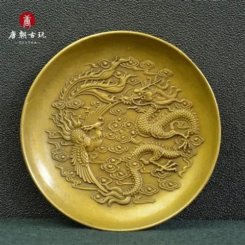 bronze ware, made in the Qianlong period Dynasty, imperial dragon and phoenix bronze plates, 9cm high relief copper plates
bronze ware, made in the Qianlong period Dynasty, imperial dragon and phoenix bronze plates, 9cm high relief copper plates