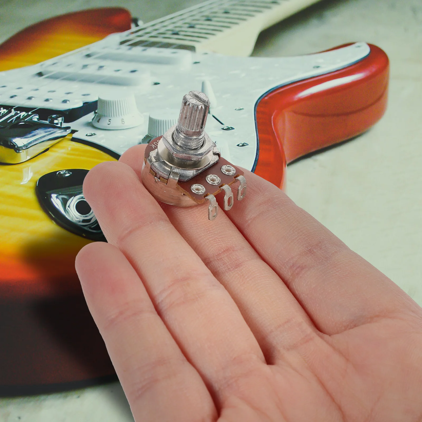 4pcs Mini Guitar Potentiometer 500K Short Shaft Linear Audio Pots Volume Control Replacement Parts Electric Guitar Accessories
4pcs Mini Guitar Potentiometer 500K Short Shaft Linear Audio Pots Volume Control Replacement Parts Electric Guitar Accessories