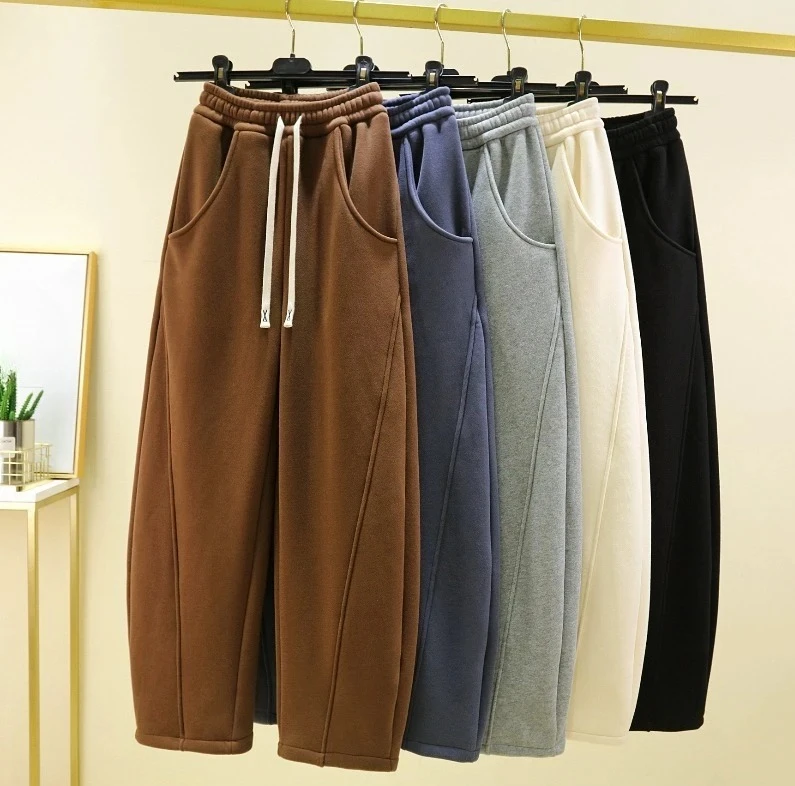 Весенне-осенние новые модные женские однотонные широкие брюки с высокой талией, свободные спортивные прямые брюки для отдыха, брюки
Весенне-осенние новые модные женские однотонные широкие брюки с высокой талией, свободные спортивные прямые брюки для отдыха, брюки