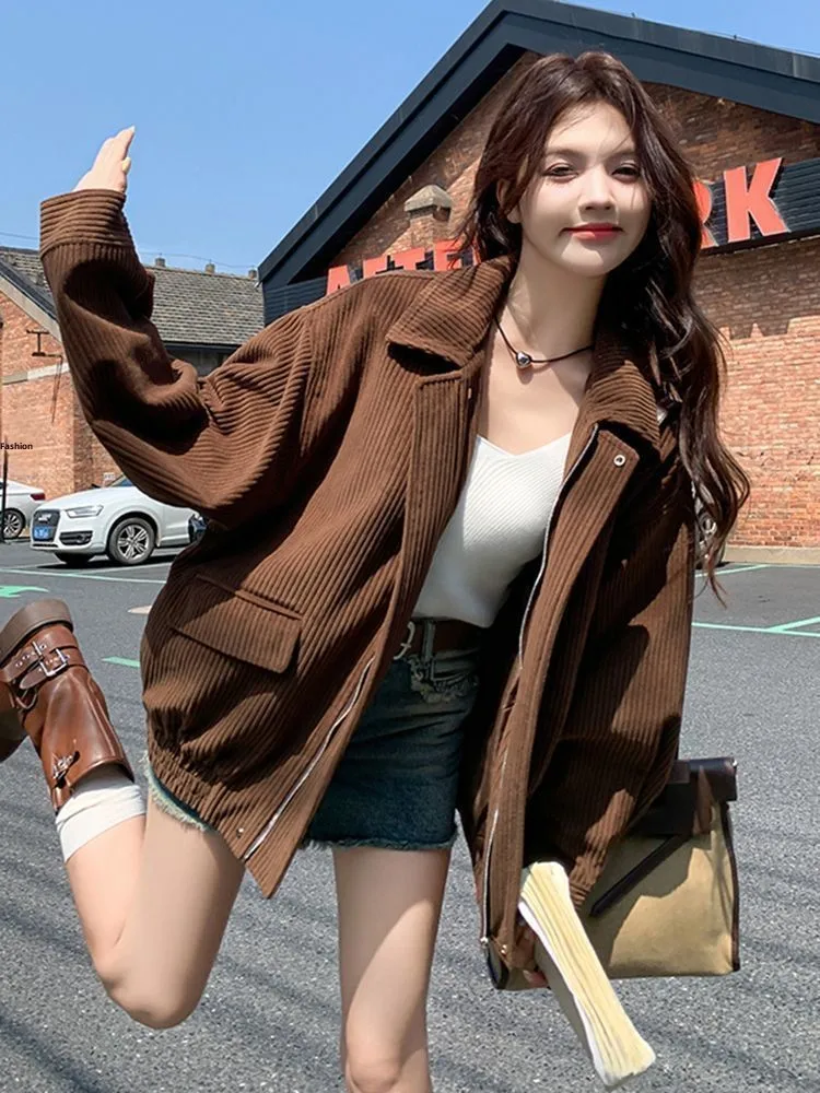 Женская куртка больших размеров в стиле ретро из Гонконга, 300 Pou, с длинными рукавами, свободного кроя, повседневная, для осени, с эффектом омоложения
Женская куртка больших размеров в стиле ретро из Гонконга, 300 Pou, с длинными рукавами, свободного кроя, повседневная, для осени, с эффектом омоложения