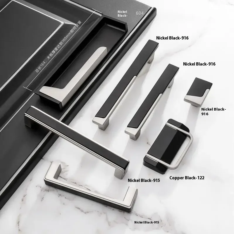 Минималистичный скандинавский роскошный золотой и серый шкаф и дверь шкафа в одном, американский ящик, ручка для винного шкафа, мебельная фурнитура
Минималистичный скандинавский роскошный золотой и серый шкаф и дверь шкафа в одном, американский ящик, ручка для винного шкафа, мебельная фурнитура