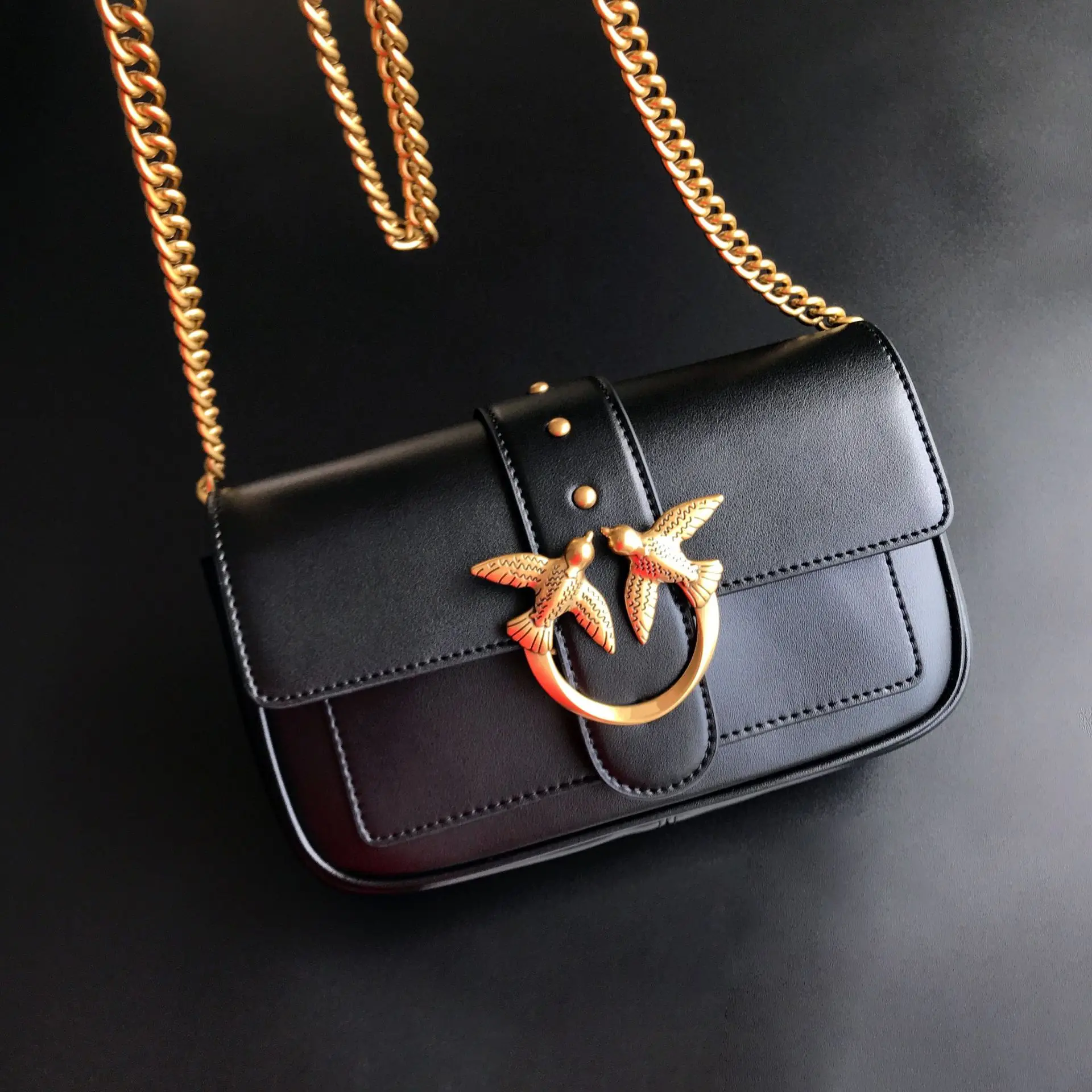 Genuine Leather Swallow Bags Women Double Bird Rivet Chain Shoulder Crossbody High Version Hot Chic Edgy Luxury Mini Purse 2026
Genuine Leather Swallow Bags Women Double Bird Rivet Chain Shoulder Crossbody High Version Hot Chic Edgy Luxury Mini Purse 2026