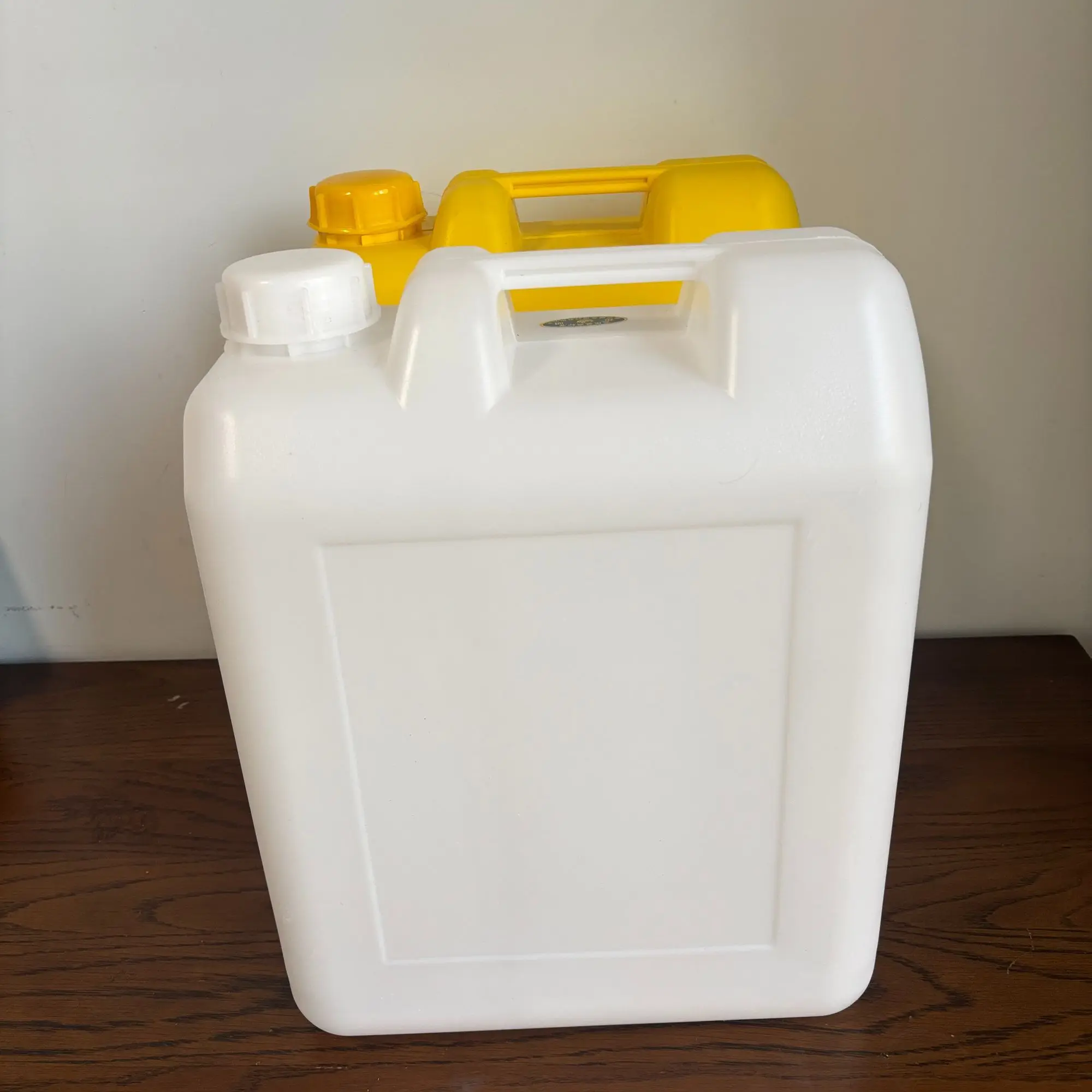 Утолщенный пластиковый барабан 20л 20 кг L, 20л, газонокосилка, масляный барабан, резиновый барабан, аксессуары для садовых электроинструментов
Утолщенный пластиковый барабан 20л 20 кг L, 20л, газонокосилка, масляный барабан, резиновый барабан, аксессуары для садовых электроинструментов