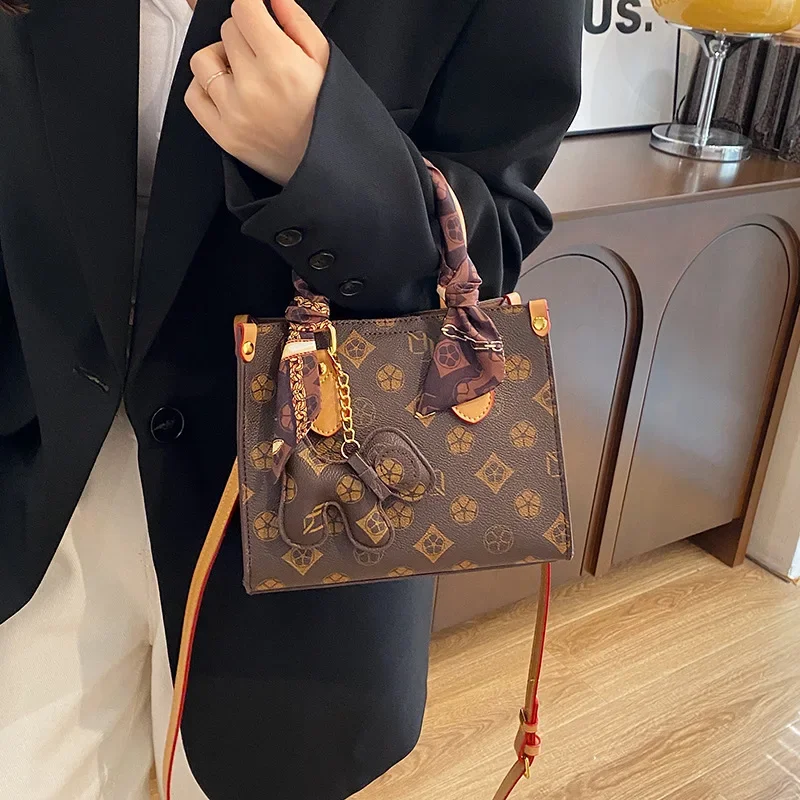2025 New Women's Bag - Retro Printed Small Square Handbag, Versatile Shoulder Crossbody Messenger Bag
2025 New Women's Bag - Retro Printed Small Square Handbag, Versatile Shoulder Crossbody Messenger Bag