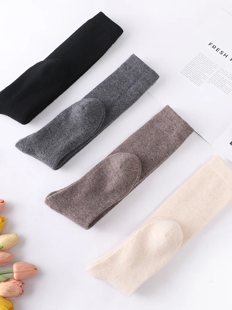 Women 100 Wool Calf Length Stockings Pure Wool Knitted Long Socks Winter Warm Soft Fine Yarn High Soft Christmas Gift 1 Pair
Women 100 Wool Calf Length Stockings Pure Wool Knitted Long Socks Winter Warm Soft Fine Yarn High Soft Christmas Gift 1 Pair