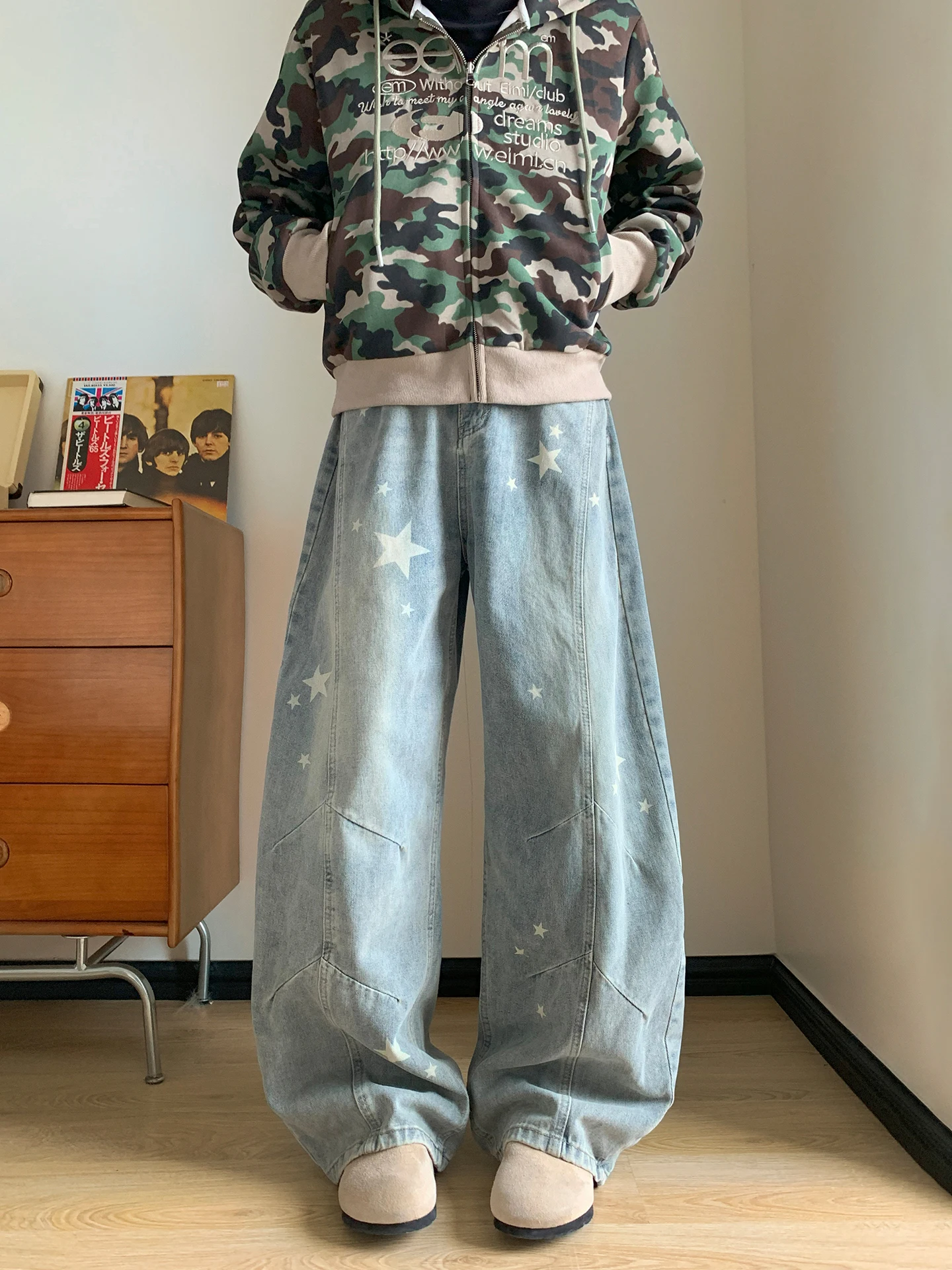 Spring Autumn Men's Straight Leg Loose Fit Casual Retro Print Denim Jeans Low Waist Zipper Closure School Travel Geometry Pat...
Spring Autumn Men's Straight Leg Loose Fit Casual Retro Print Denim Jeans Low Waist Zipper Closure School Travel Geometry Pat...