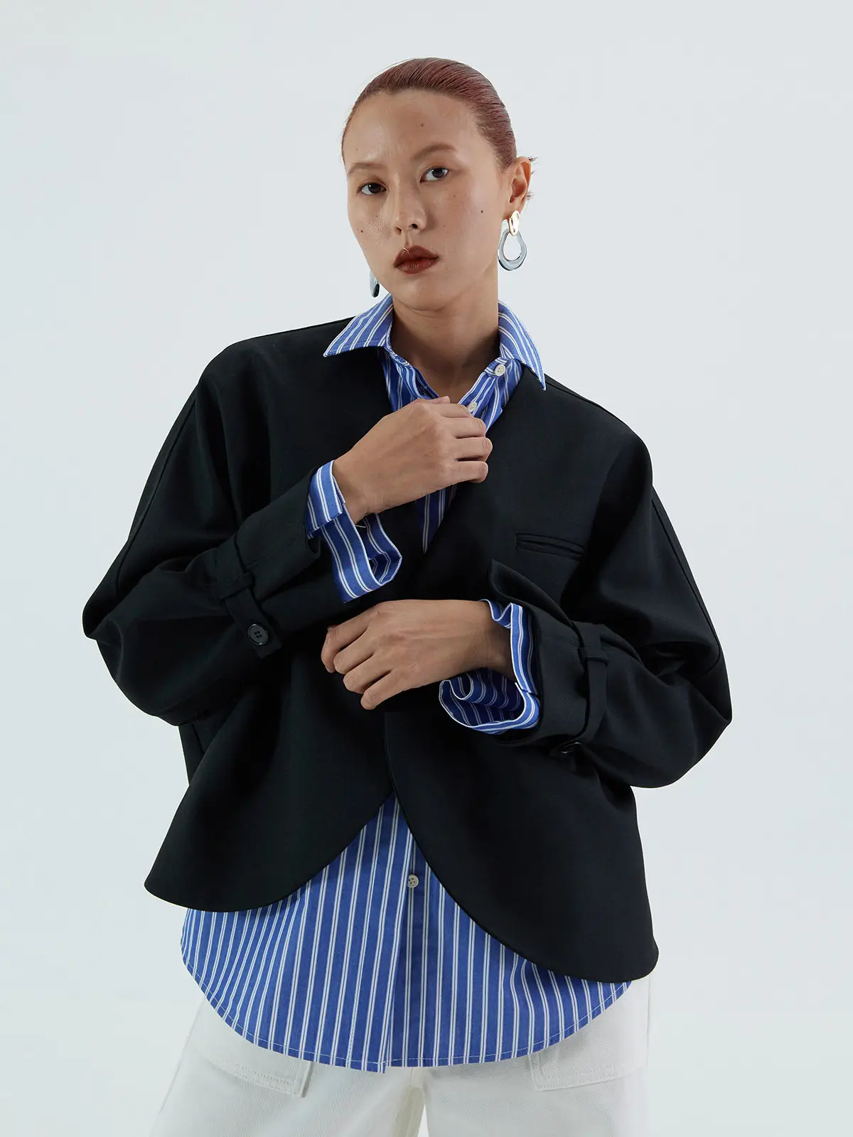 Tore Minimalist Design Black Shoulder-Drop Suit Jacket Women's Versatile Slimming Casual Jacket Top Casual Style Loose Fit Wo...
Tore Minimalist Design Black Shoulder-Drop Suit Jacket Women's Versatile Slimming Casual Jacket Top Casual Style Loose Fit Wo...