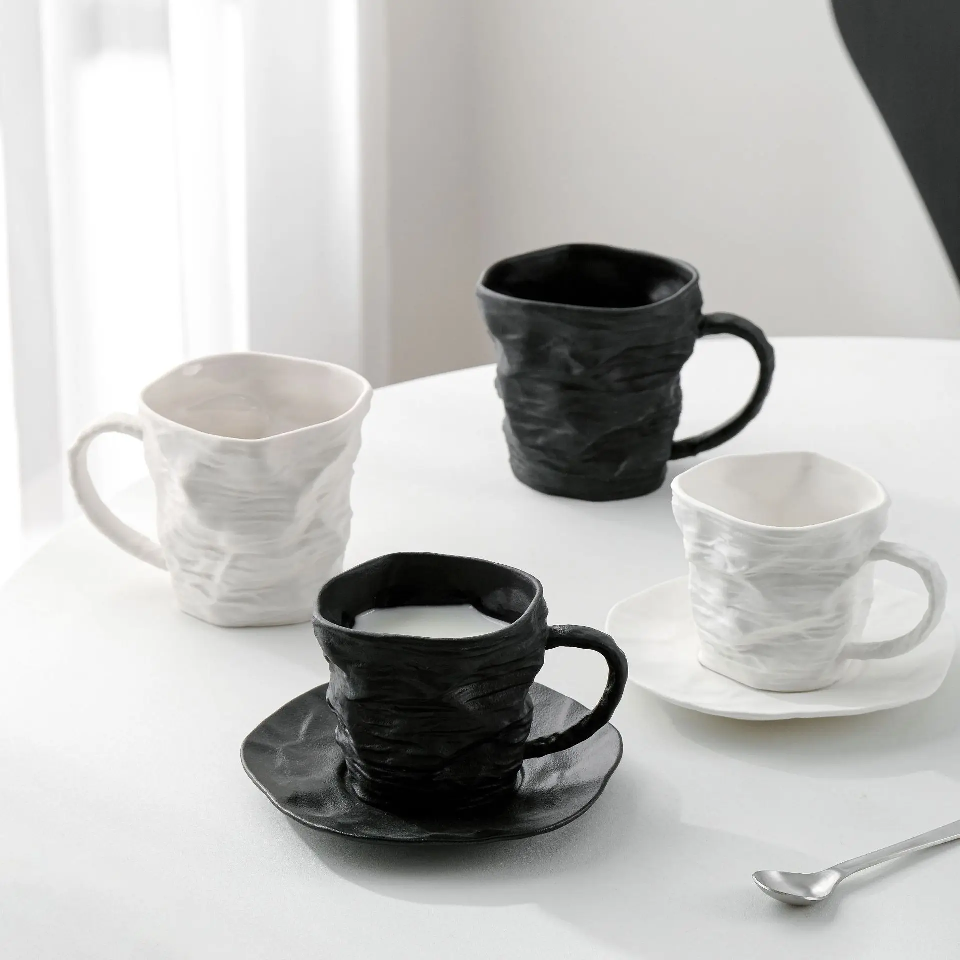 Irregular Pleated Ceramic Coffee Cup Delicate Black & White Teacup Afternoon Tea Tea Mug Couple Mug Gift
Irregular Pleated Ceramic Coffee Cup Delicate Black & White Teacup Afternoon Tea Tea Mug Couple Mug Gift