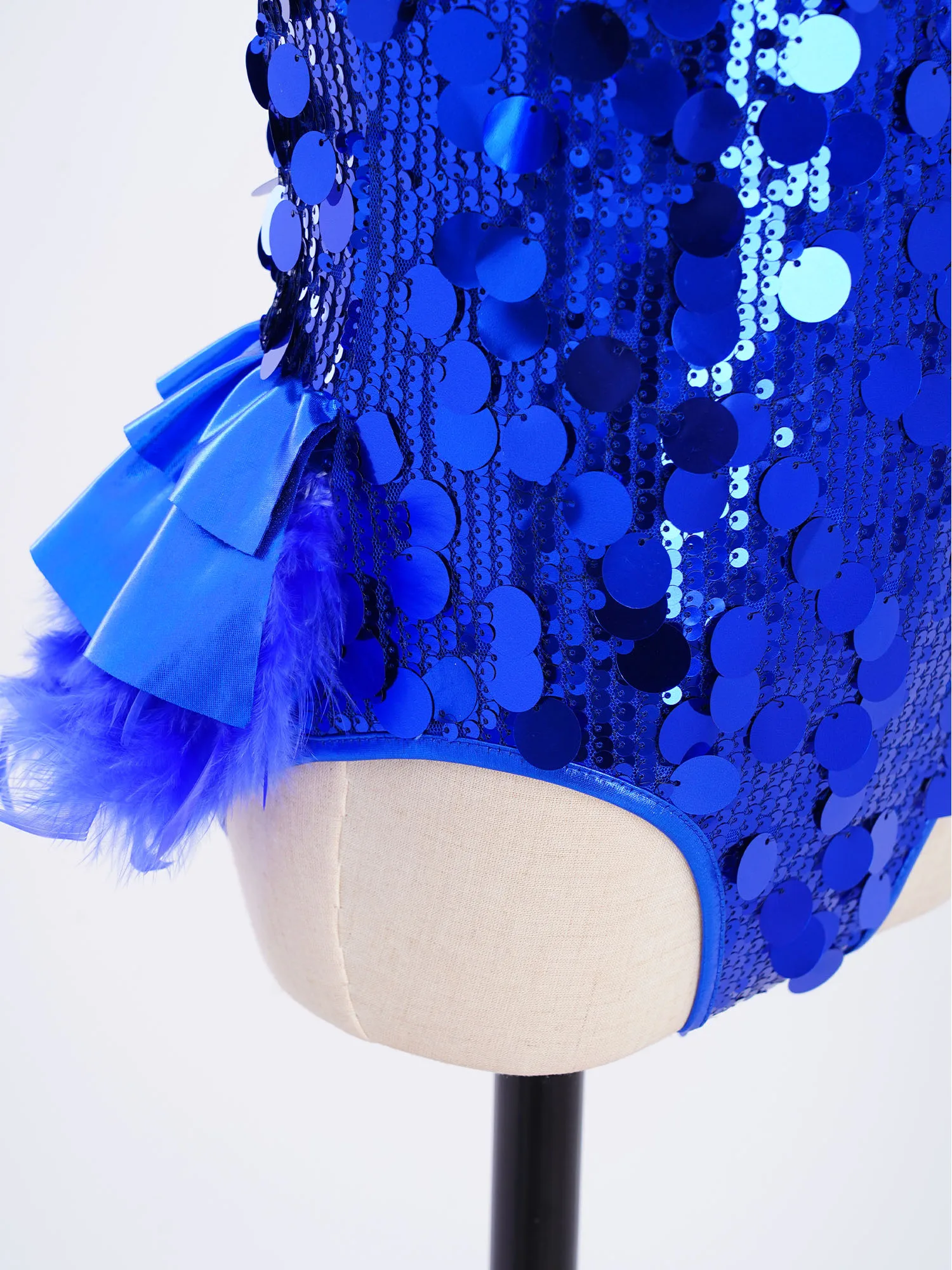 Kids Girls Ballet Dance Feather Skirted Leotard Gymnastics Sequin Figure Skating Tutu Bodysuit Dancewear Performance Costumes
Kids Girls Ballet Dance Feather Skirted Leotard Gymnastics Sequin Figure Skating Tutu Bodysuit Dancewear Performance Costumes