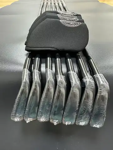 2024 New Brand Black Golf Irons Set P 790 456789p with Shaft and Grip P790 Golf Club Iron set 7pcs Head Cover Free Shipping