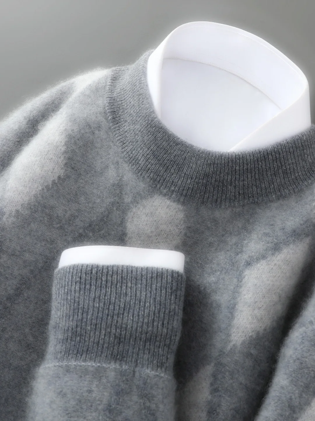 Вязаный свитер из чистой шерсти, мужской свободный повседневный шерстяной свитер с ромбовидным узором, молодежный осенне-зимний свитер с высоким воротником
Вязаный свитер из чистой шерсти, мужской свободный повседневный шерстяной свитер с ромбовидным узором, молодежный осенне-зимний свитер с высоким воротником