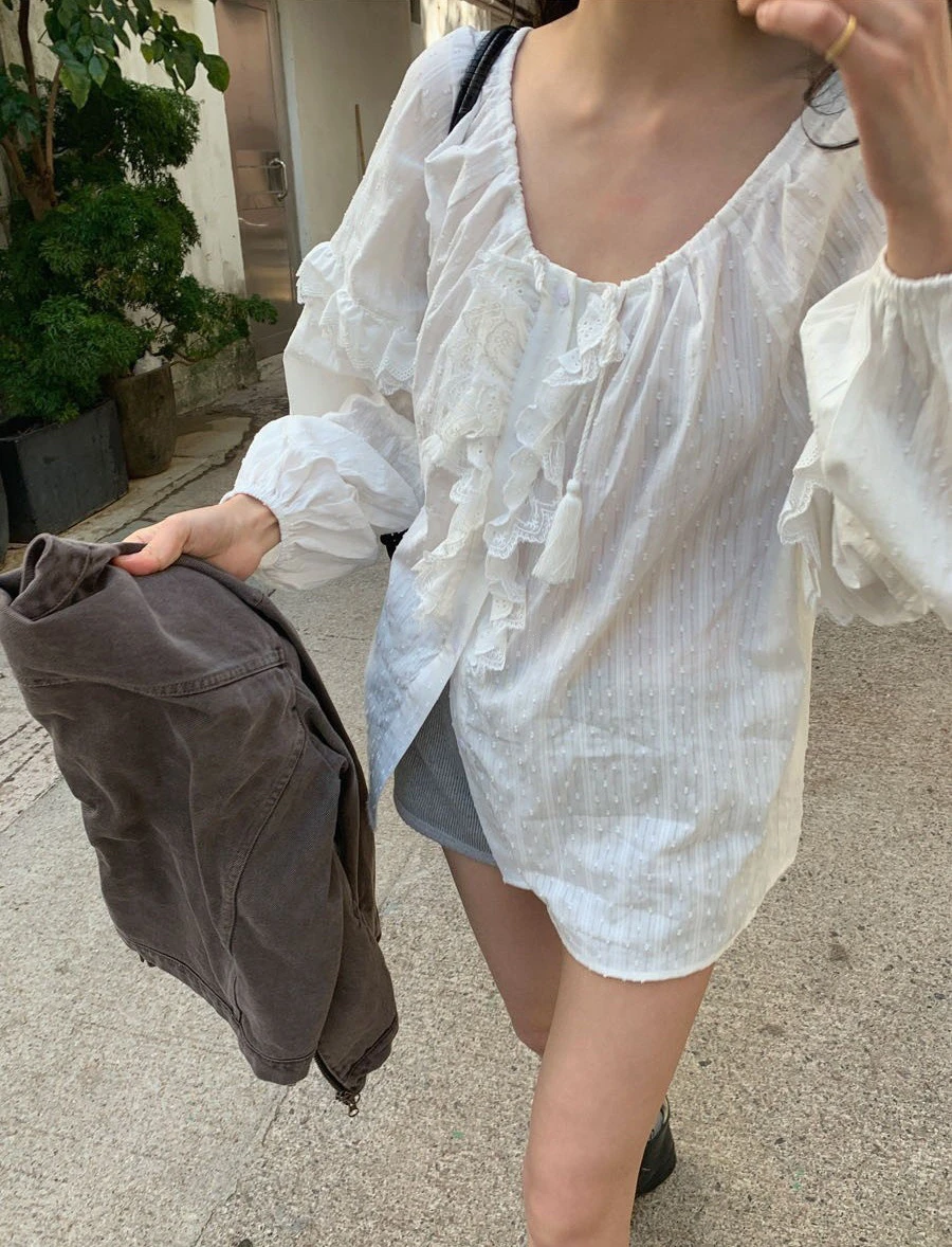 Spring New Design Lace Trim Long Sve Single Button irt Top Women's Loose Fit Lantern Sve V Ne Regular Length
Spring New Design Lace Trim Long Sve Single Button irt Top Women's Loose Fit Lantern Sve V Ne Regular Length