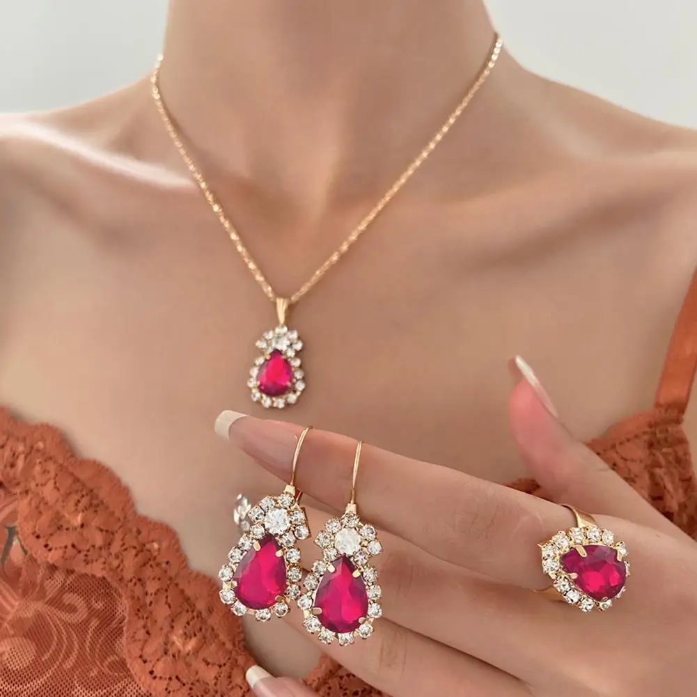 Necklace Earring Ring Combo Elegant Rhinestone Jewelry Set with Pendant Necklace Drop Earrings Adjustable Ring Sparkling Women's
Necklace Earring Ring Combo Elegant Rhinestone Jewelry Set with Pendant Necklace Drop Earrings Adjustable Ring Sparkling Women's
