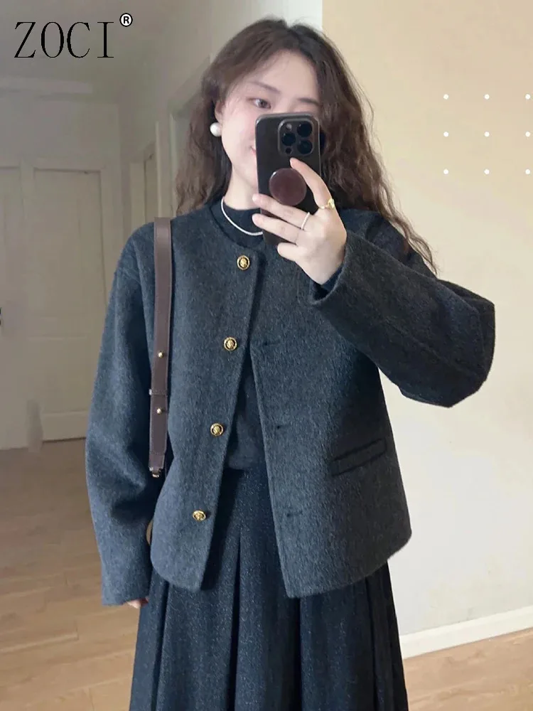 ZOCI Women's Woolen Jackets O-neck Long Sleeves Female Elegant Single Breasted Solid Color Coats 2024 Autumn Winter New FC1197
ZOCI Women's Woolen Jackets O-neck Long Sleeves Female Elegant Single Breasted Solid Color Coats 2024 Autumn Winter New FC1197