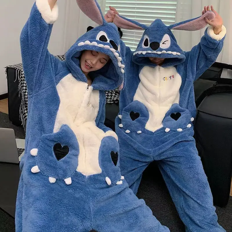 Зимняя утолщенная плюшевая цельная пижама в стиле аниме, спальный мешок для пары, фланелевая сиамская домашняя одежда, зимняя ночная рубашка с героями мультфильмов
Зимняя утолщенная плюшевая цельная пижама в стиле аниме, спальный мешок для пары, фланелевая сиамская домашняя одежда, зимняя ночная рубашка с героями мультфильмов