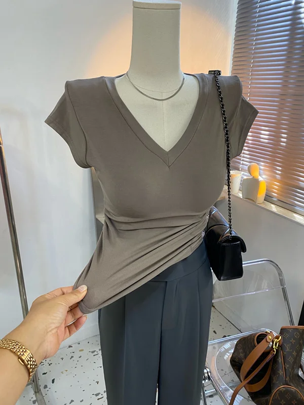 Slim Fit Short Sleeve V-Neck T-Shirt Women Comfortable Elastic Casual Summer Top High Waist Printed Cotton Polyester Blend
Slim Fit Short Sleeve V-Neck T-Shirt Women Comfortable Elastic Casual Summer Top High Waist Printed Cotton Polyester Blend