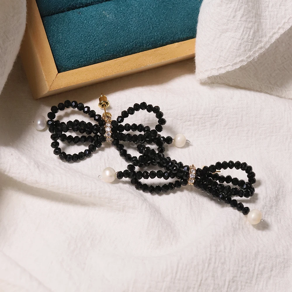 Natural Freshwater Pearl Black Pointed Crystal Bow Earrings Korean Style Women Luxury Jewelry Fashion Ladies and Girls Gift
Natural Freshwater Pearl Black Pointed Crystal Bow Earrings Korean Style Women Luxury Jewelry Fashion Ladies and Girls Gift