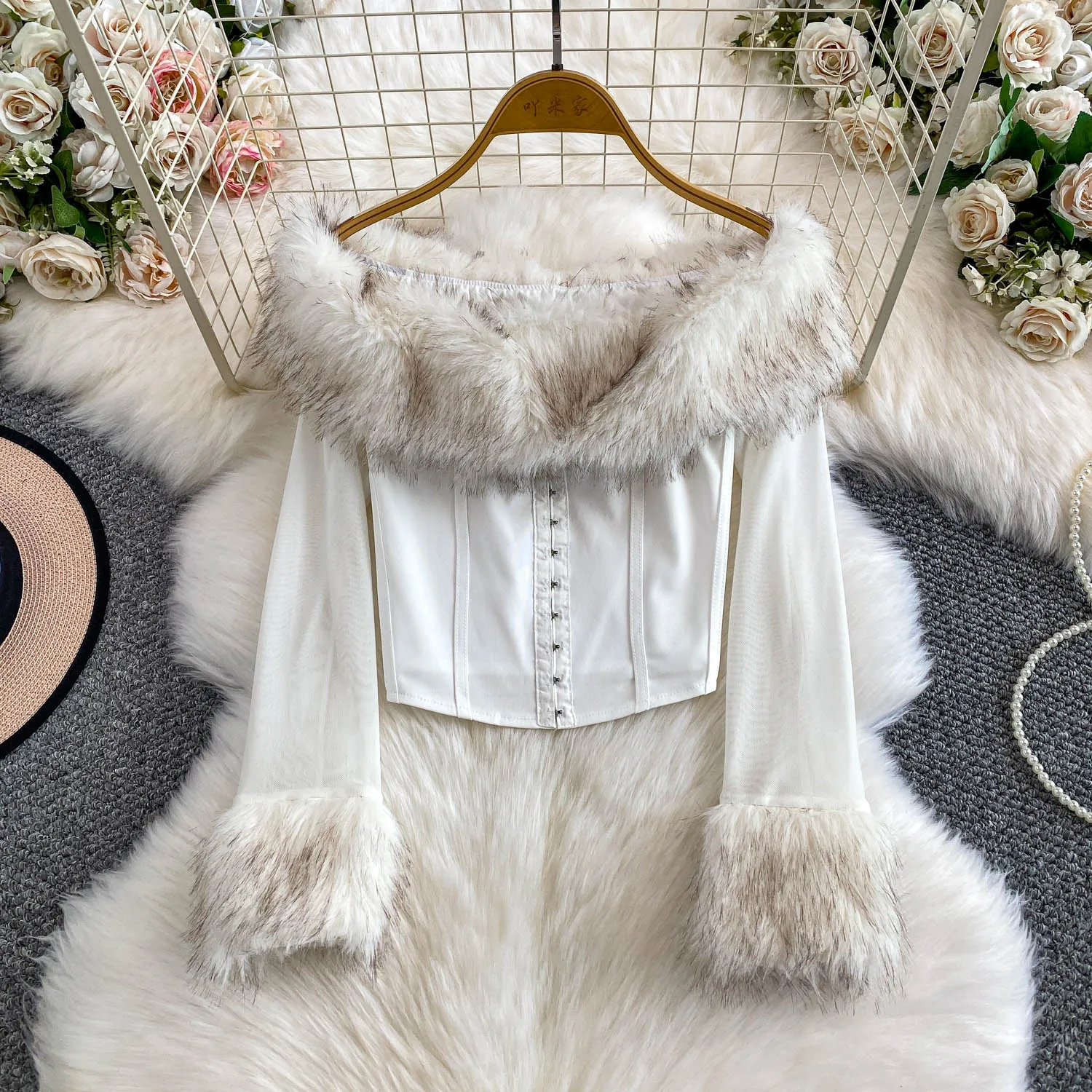 Women Chic Winter Slash Neck Coat Jackets Lady Fishbone Corset Faux Fur Tops Female Trendy Ins Nightclub Dinner Banquets Coats
Women Chic Winter Slash Neck Coat Jackets Lady Fishbone Corset Faux Fur Tops Female Trendy Ins Nightclub Dinner Banquets Coats