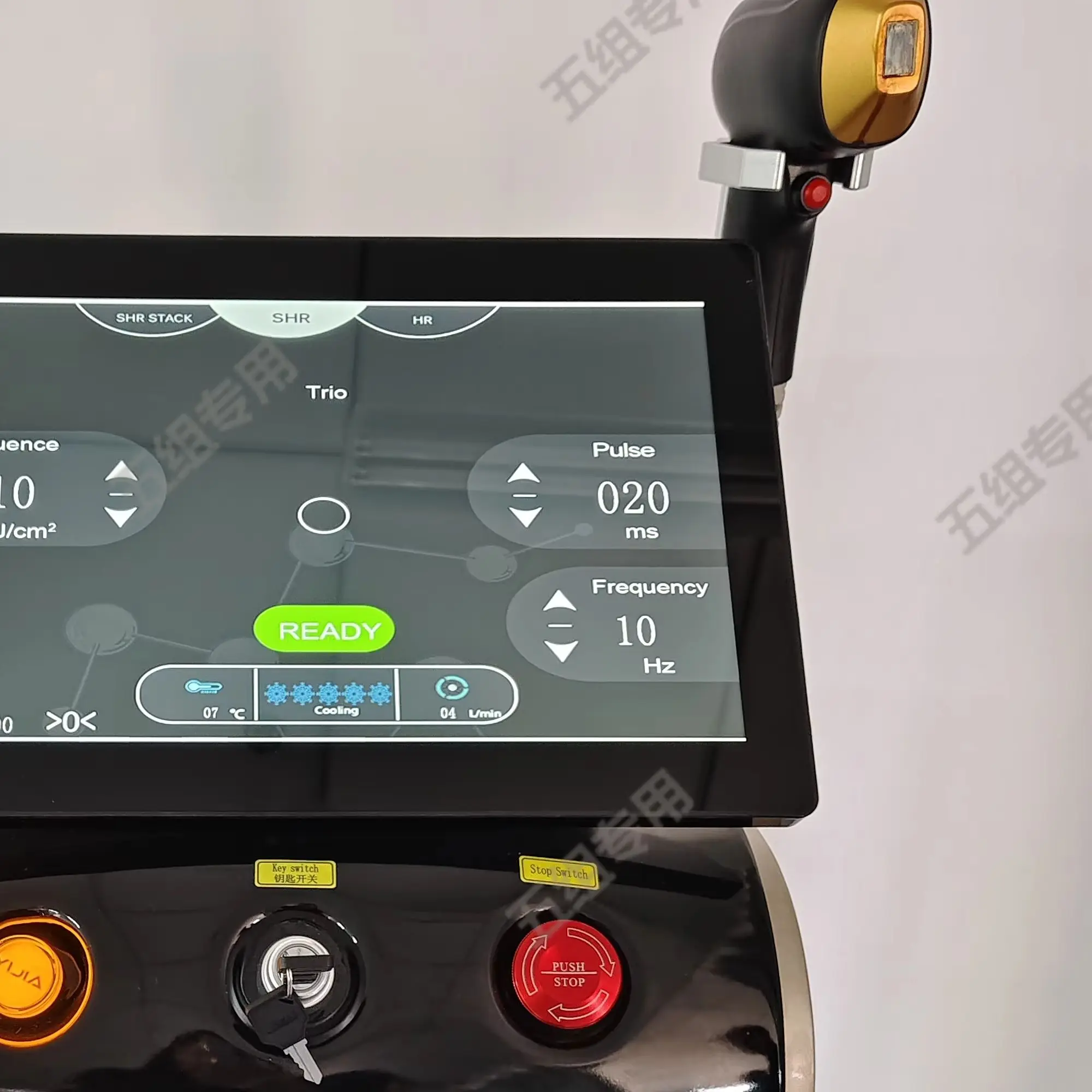 808nm Ice Titanium Diode Laser Hair Removal Machine Profession Laser Painless Permanent Hair Removal 3 wavelengths 755 808 1064
808nm Ice Titanium Diode Laser Hair Removal Machine Profession Laser Painless Permanent Hair Removal 3 wavelengths 755 808 1064