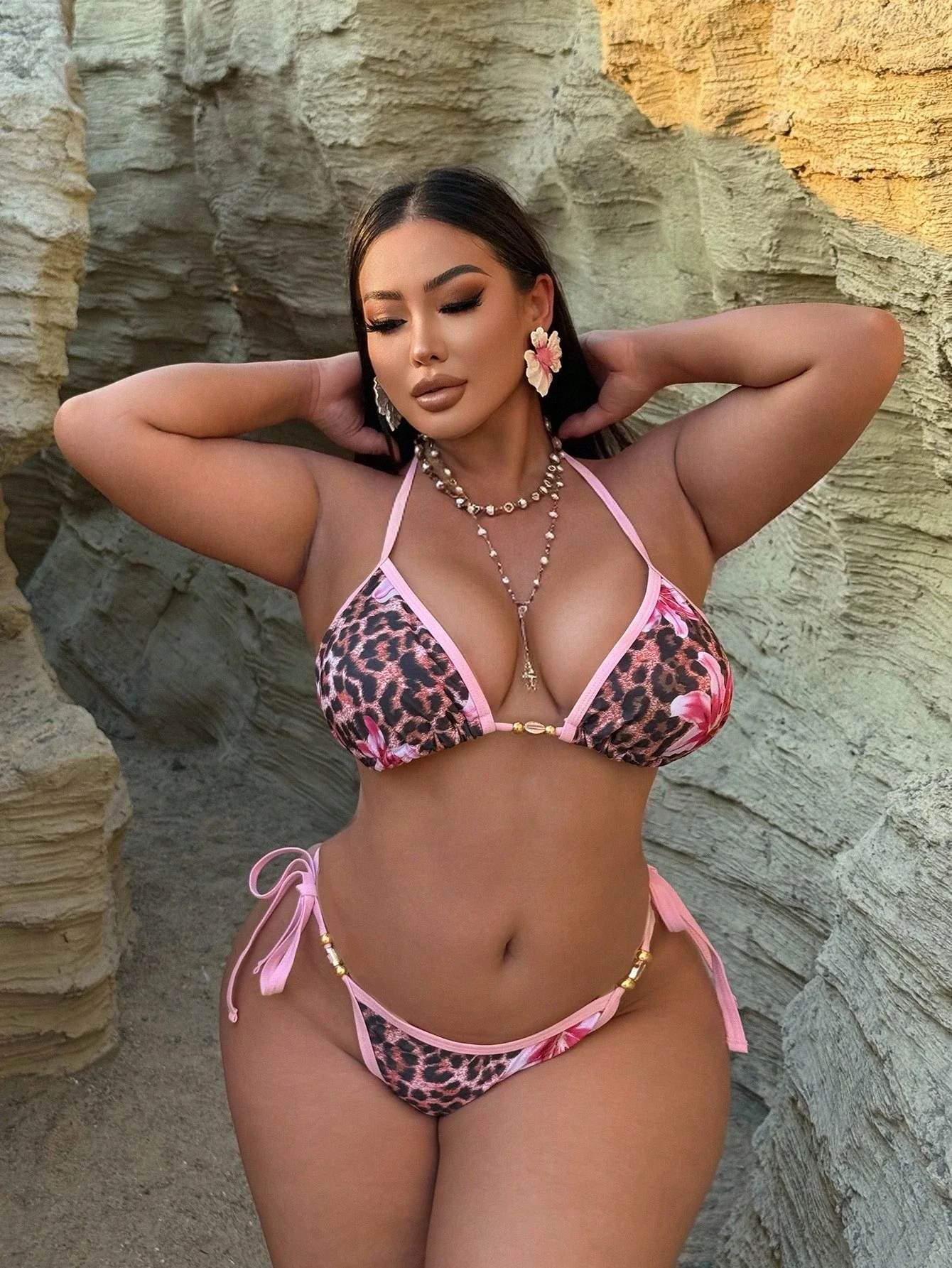 Plus Size Leopard And Floral Print Triangle Bikini With Adjustable Side Ties For Summer Beach Vacation
Plus Size Leopard And Floral Print Triangle Bikini With Adjustable Side Ties For Summer Beach Vacation