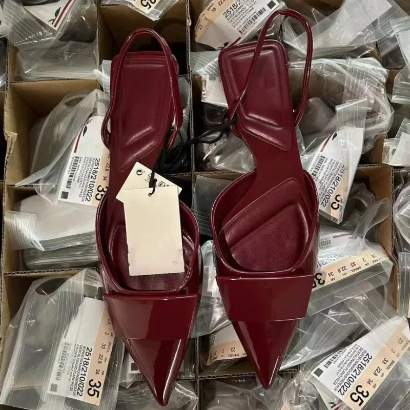 Elegant Women Sandals 2025 Trend Pointed Toe Summer Footwear Comfortable Flat Heel Shallow Slip on Slingback Office Lady Shoes
Elegant Women Sandals 2025 Trend Pointed Toe Summer Footwear Comfortable Flat Heel Shallow Slip on Slingback Office Lady Shoes