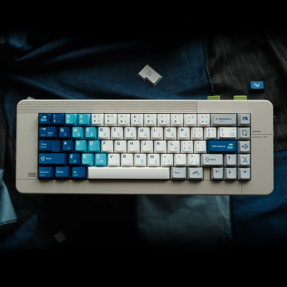 Набор колпачков для клавиш FBB GB PBT, сублимация красителя подходит для 60%, 75%, 80%, 96 %, 100% и других механических клавиатур.
Набор колпачков для клавиш FBB GB PBT, сублимация красителя подходит для 60%, 75%, 80%, 96 %, 100% и других механических клавиатур.