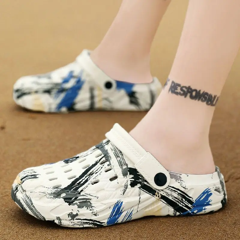 Designer Luxury Soft Platform Male Hole Slipper Low Price Elegant Original Slides Clappers 2025 Summer Sale Eva Fun Men's Shoe
Designer Luxury Soft Platform Male Hole Slipper Low Price Elegant Original Slides Clappers 2025 Summer Sale Eva Fun Men's Shoe
