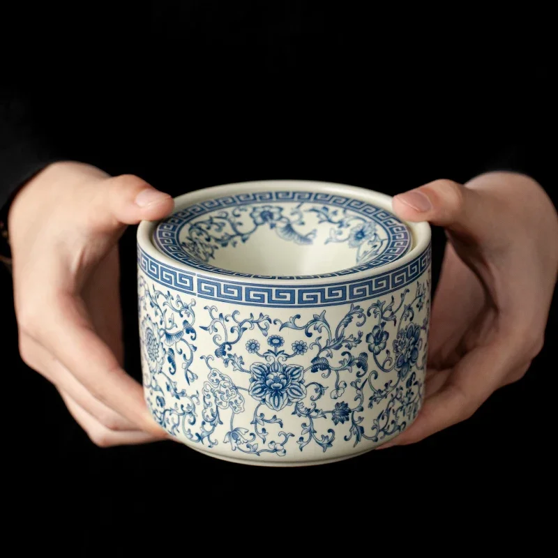 Chinese Ceramic Ashtray Circular Blue and White Porcelain Fly Ash Storage Box Desktop Decoration Ceramic Smoking Accessories
Chinese Ceramic Ashtray Circular Blue and White Porcelain Fly Ash Storage Box Desktop Decoration Ceramic Smoking Accessories