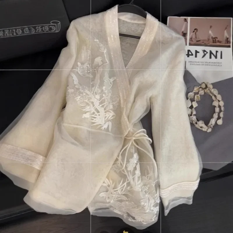 Новый китайский кардиган из органзы, женский винтажный жакет на шнуровке с v-образным вырезом и вышивкой для тяжелой промышленности, элегантный свободный верх с принтом, топ
Новый китайский кардиган из органзы, женский винтажный жакет на шнуровке с v-образным вырезом и вышивкой для тяжелой промышленности, элегантный свободный верх с принтом, топ